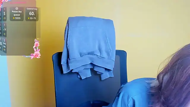 Fiona Night online show from October 12, 2025, 4:58 am