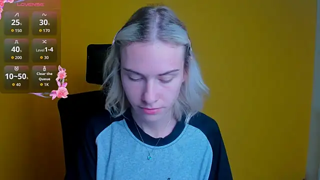 Fiona Night online show from October 10, 2025, 6:58 am