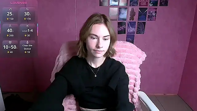 Fiona Night online show from November 28, 2025, 6:02 am