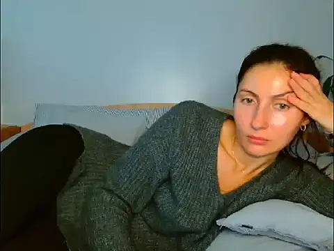 Irina9793 online show from November 18, 2025, 9:23 am