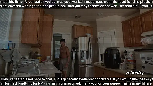 Snapshot of yetieater chatting on February 11, 2026, 7:36 pm yetieater online show from February 11, 2026, 7:36 pm