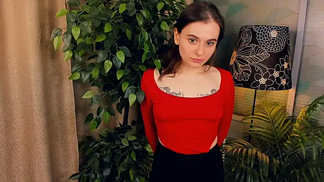 ElwineDrye online show from March 2, 2025, 2:36 pm