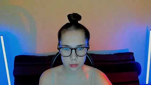 LilKittens online show from March 13, 2025, 2:12 pm