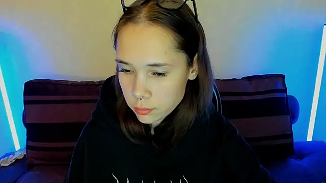LilKittens online show from March 13, 2025, 5:18 pm