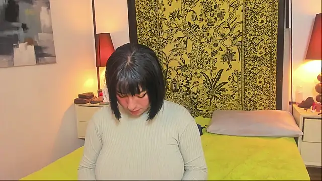 Aria and orien online show from September 22, 2025, 11:05 am