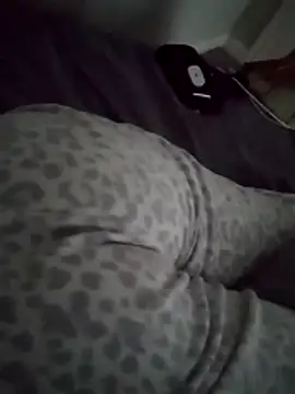 Snapshot of Mouththisbigdick chatting on October 28, 2025, 2:27 pm Mouththisbigdick online show from October 28, 2025, 2:27 pm