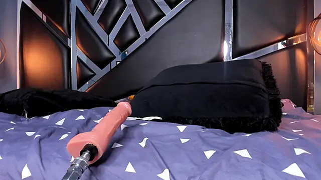 Melissa 23  online show from December 15, 2025, 12:11 pm