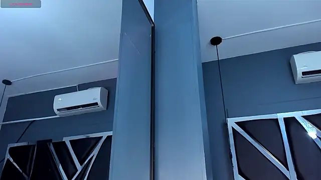 Snapshot of Melissa_23_ chatting on February 25, 2026, 11:43 am Melissa 23 online show from February 25, 2026, 11:43 am