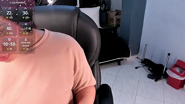 Snapshot of Melissa_23_ chatting on February 17, 2026, 11:40 am Melissa 23 online show from February 17, 2026, 11:40 am