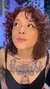 LiraSonnett online show from December 18, 2025, 9:07 pm