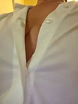 Melody73 online show from November 9, 2025, 9:30 pm