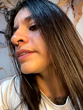 sofia 23x online show from November 26, 2025, 2:11 am