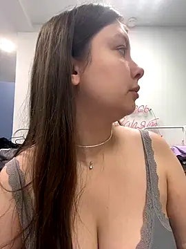 Snapshot of HannaJohnson chatting on October 5, 2025, 6:37 am HannaJohnson online show from October 5, 2025, 6:37 am