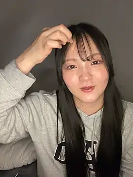 MinaKubo online show from April 6, 2026, 1:23 pm