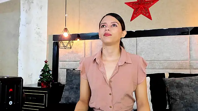 LiliJensen online show from November 30, 2025, 7:58 pm