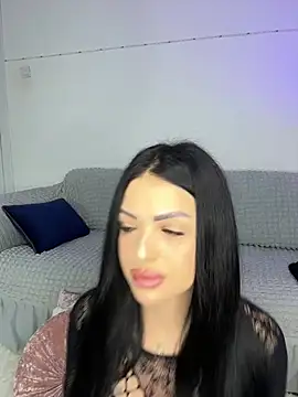 IrisRossie online show from April 3, 2026, 4:52 am