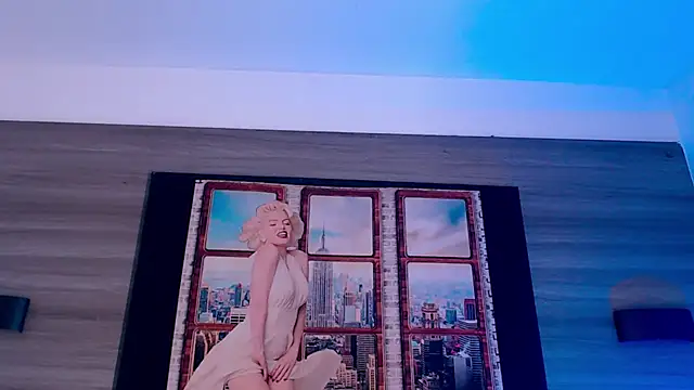 SashaNova online show from October 7, 2025, 4:02 am