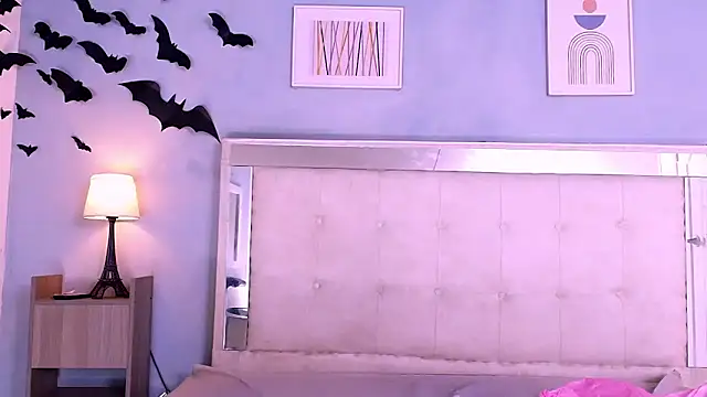 Emily Castillo 1 online show from November 6, 2025, 5:55 am