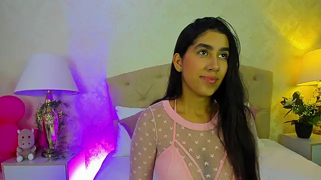 Mia Montess online show from April 13, 2026, 5:17 pm