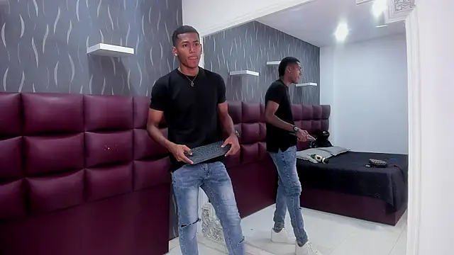 Snapshot of LexiAndDeker chatting on October 13, 2025, 7:04 pm LexiAndDeker online show from October 13, 2025, 7:04 pm