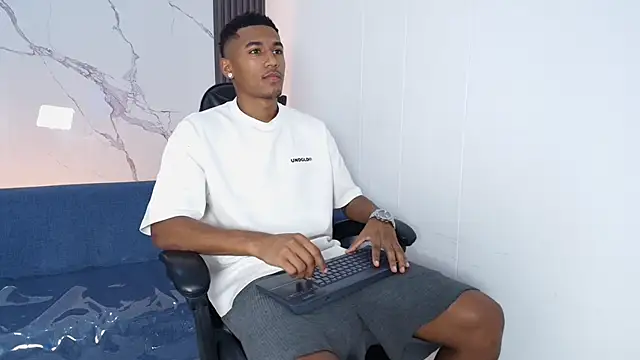 Snapshot of LexiAndDeker chatting on November 29, 2025, 5:02 pm LexiAndDeker online show from November 29, 2025, 5:02 pm