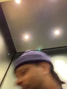 Nitobooy77 online show from April 17, 2026, 1:25 pm