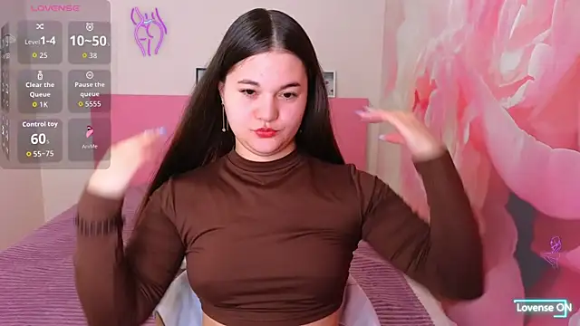 ElinaMils online show from April 7, 2026, 5:53 am