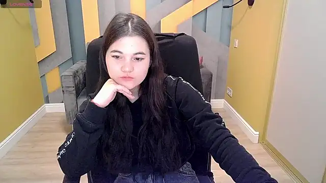 ElinaMils online show from March 7, 2025, 12:23 pm