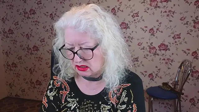 Maya Mayflower online show from December 23, 2025, 2:44 am