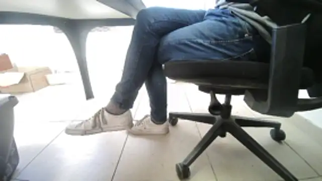 Snapshot of GM51-1988 chatting on November 17, 2025, 2:43 pm GM51-1988 online show from November 17, 2025, 2:43 pm