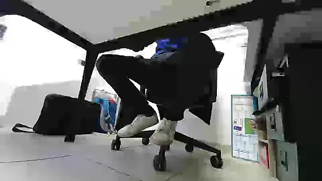 Snapshot of GM51-1988 chatting on October 11, 2025, 6:25 am GM51-1988 online show from October 11, 2025, 6:25 am