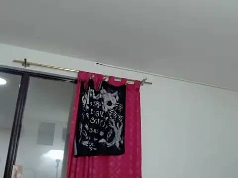 KratosAfroditacs online show from November 15, 2025, 8:35 pm