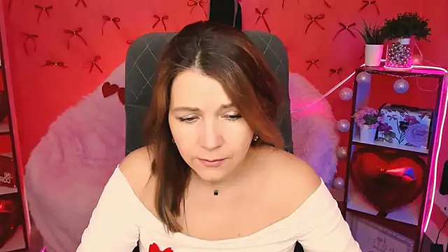 NicoleHitman online show from February 18, 2026, 9:39 am