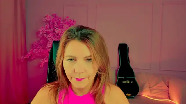 NicoleHitman online show from November 9, 2025, 9:13 am