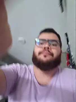 Snapshot of Edmund98 chatting on November 14, 2025, 5:49 pm Edmund98 online show from November 14, 2025, 5:49 pm