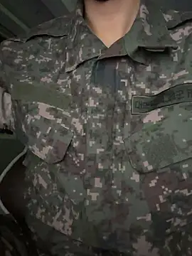 hello038038 online show from November 30, 2025, 9:10 am