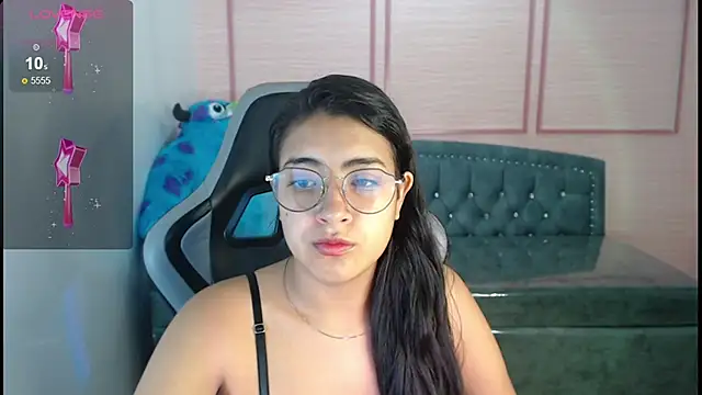 Snapshot of alexa_romero_t chatting on October 2, 2025, 11:57 am alexa romero t online show from October 2, 2025, 11:57 am