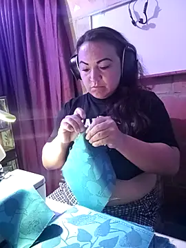 isis milove online show from February 26, 2026, 2:06 pm