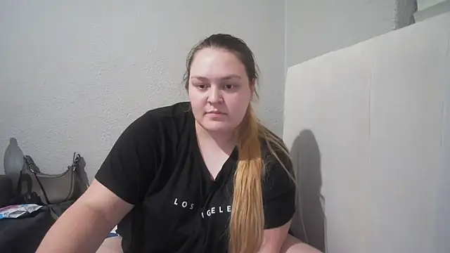 Snapshot of Neytjie chatting on March 5, 2026, 7:10 pm Neytjie online show from March 5, 2026, 7:10 pm
