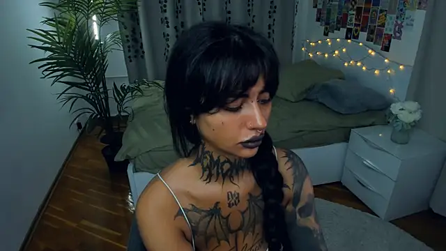 CharimgSabrina online show from November 14, 2025, 6:17 am