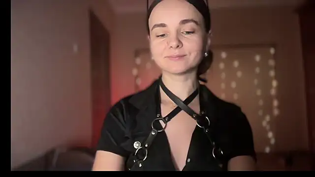 lanaloulou online show from September 9, 2025, 11:03 pm