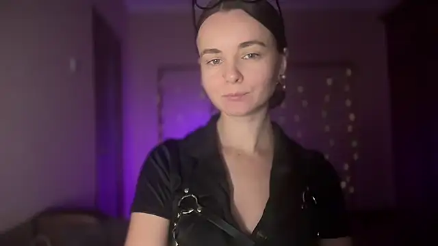 lanaloulou online show from September 14, 2025, 11:38 pm