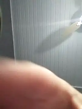 Sandra42 online show from December 18, 2025, 1:37 pm