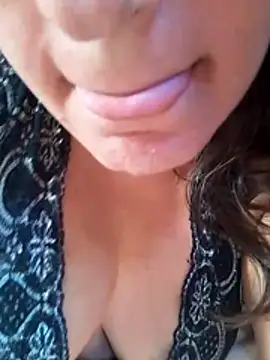 Snapshot of Sandra42 chatting on June 3, 2026, 1:34 pm Sandra42 online show from June 3, 2026, 1:34 pm