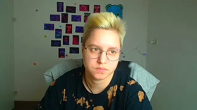 Bella Swannn online show from March 18, 2026, 12:30 pm