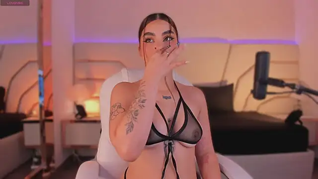 Violeta-Marquez online show from November 13, 2025, 11:36 am