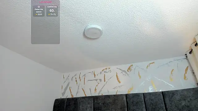 Cristal Velle online show from May 20, 2026, 12:57 pm