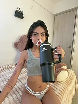 ZaraLuuv online show from April 14, 2026, 6:02 pm