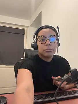 Snapshot of Melia_Rayne chatting on February 11, 2026, 10:48 am Melia Rayne online show from February 11, 2026, 10:48 am