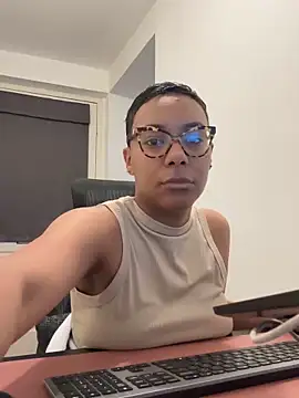 Melia Rayne online show from March 24, 2026, 10:15 am